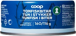 Tonfiskbitar i vatten